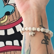 Bracelet « Elégance » en coquillage naturel - Charm éléphant argenté