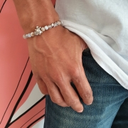 Bracelet "Prospérité & Joie" en agate grise - Charm tortue argentée