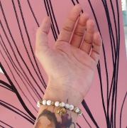 Bracelet "Bien-être & Confiance" en howlite - Charm éléphant doré